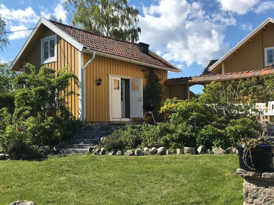 Cozy Lodge At Horse Farm With Lake And Sauna Holo  外观 照片